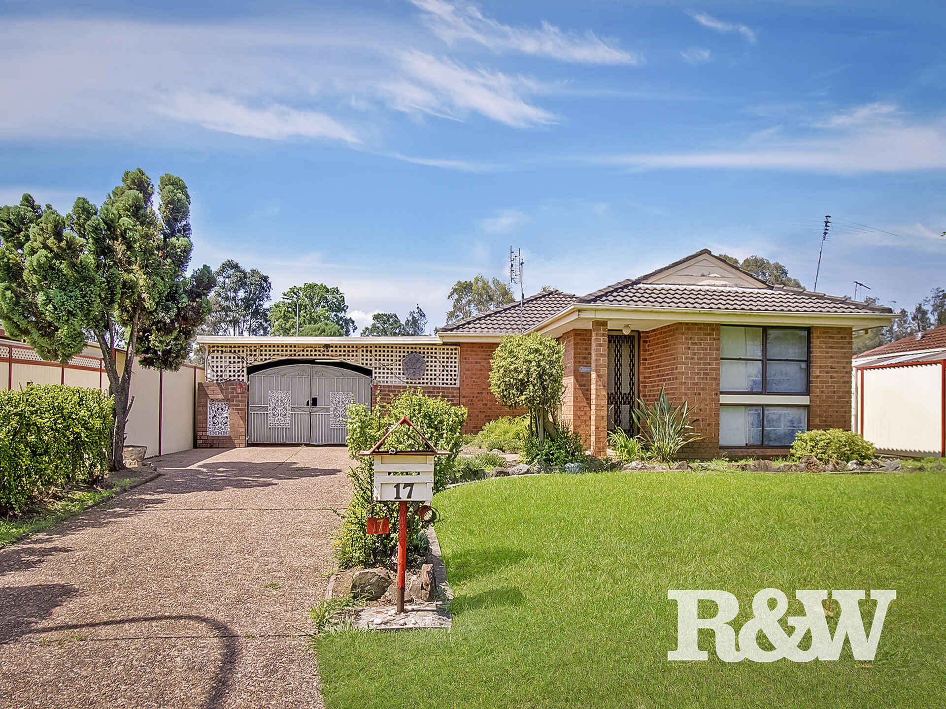 17 Madison Circuit St Clair