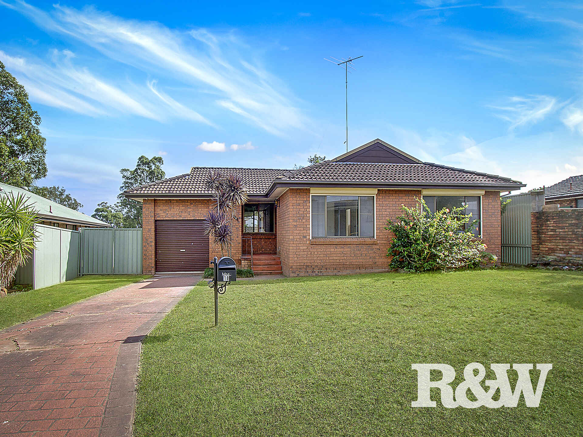 18 Caribou Close St Clair