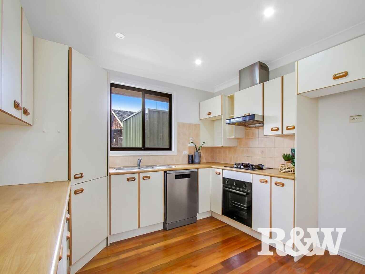 18 Caribou Close St Clair 18 Caribou Close St Clair