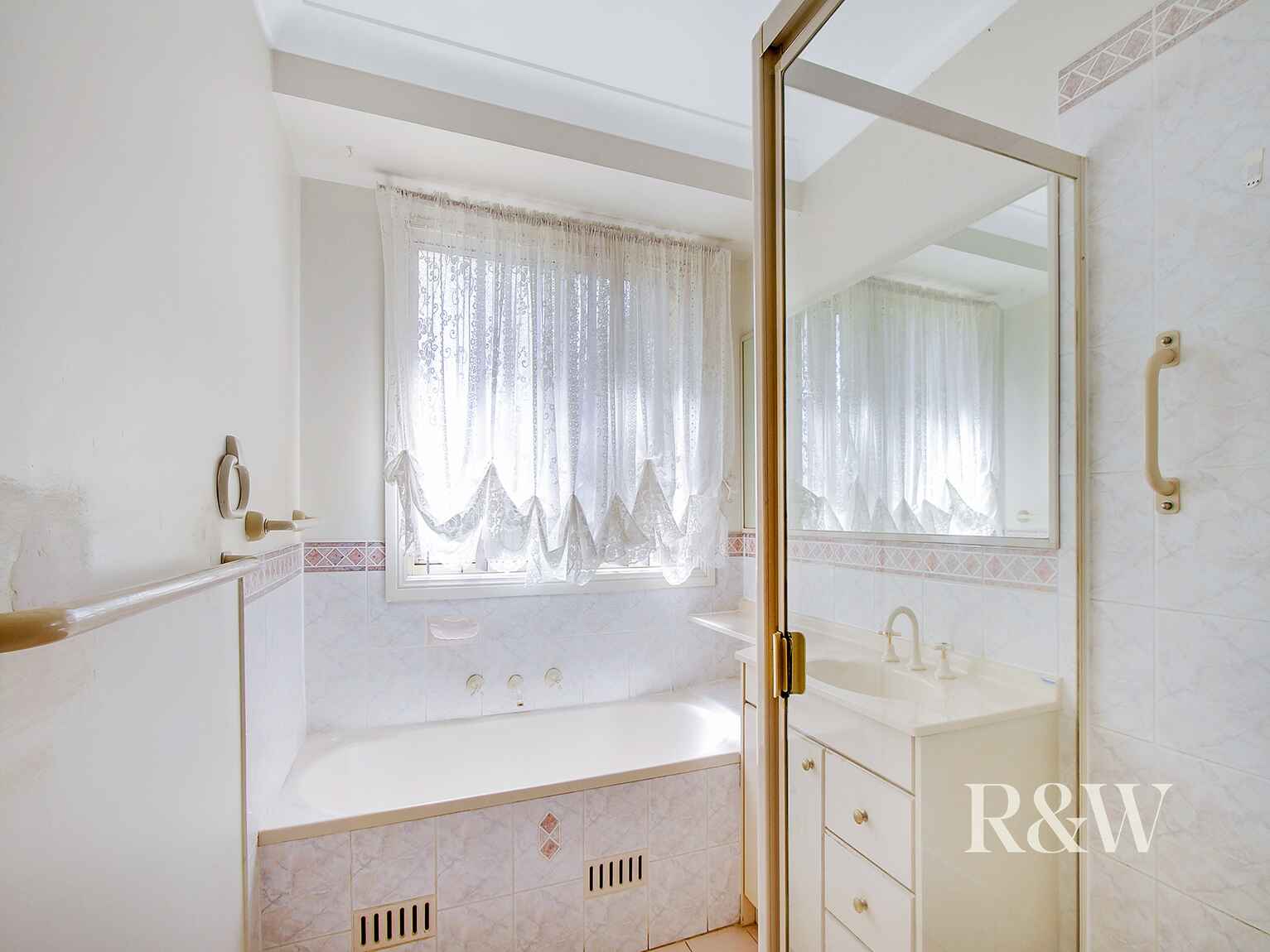 5 Shamrock Court St Clair 5 Shamrock Court St Clair