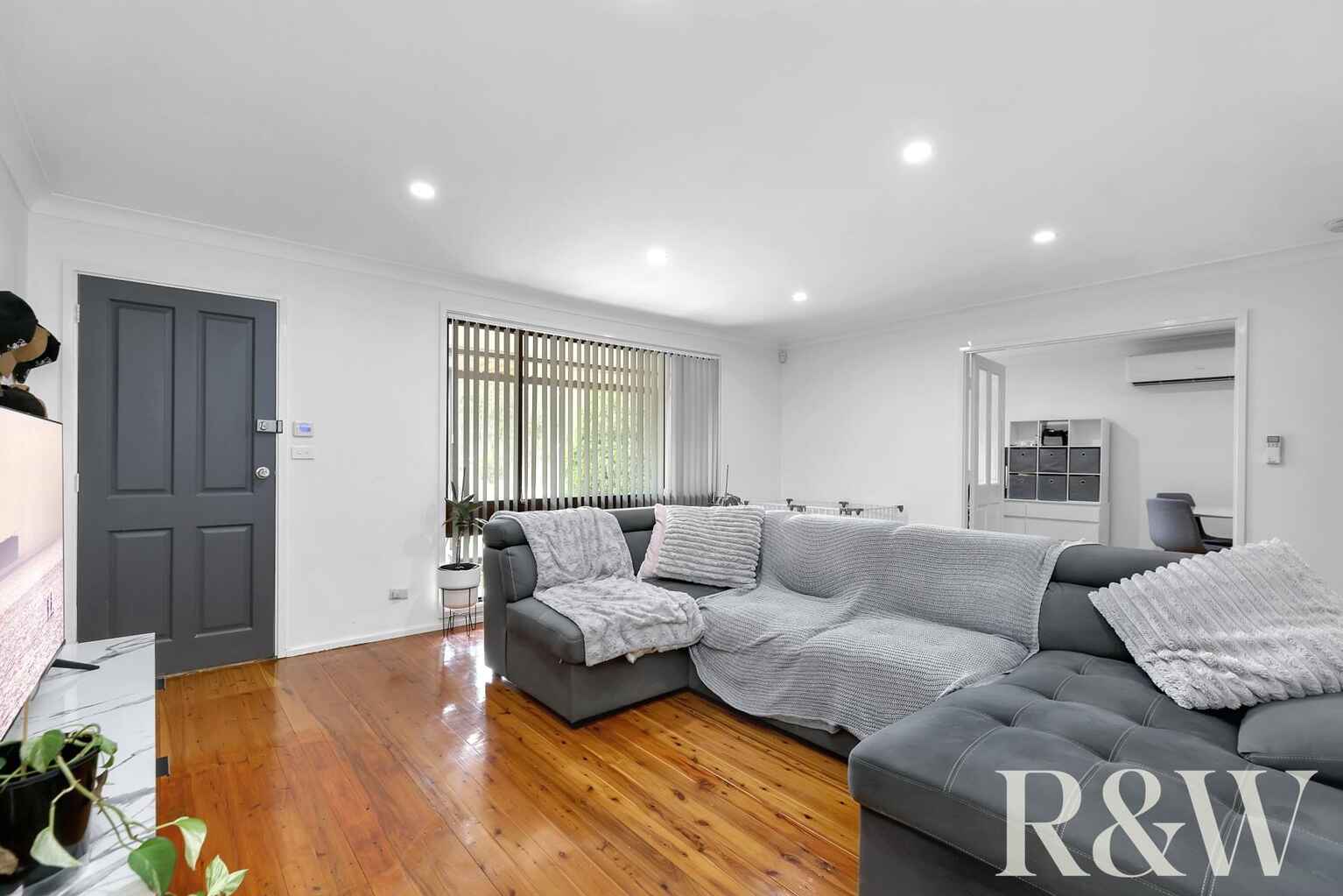 2 & 2A Francis Greenway Avenue St Clair