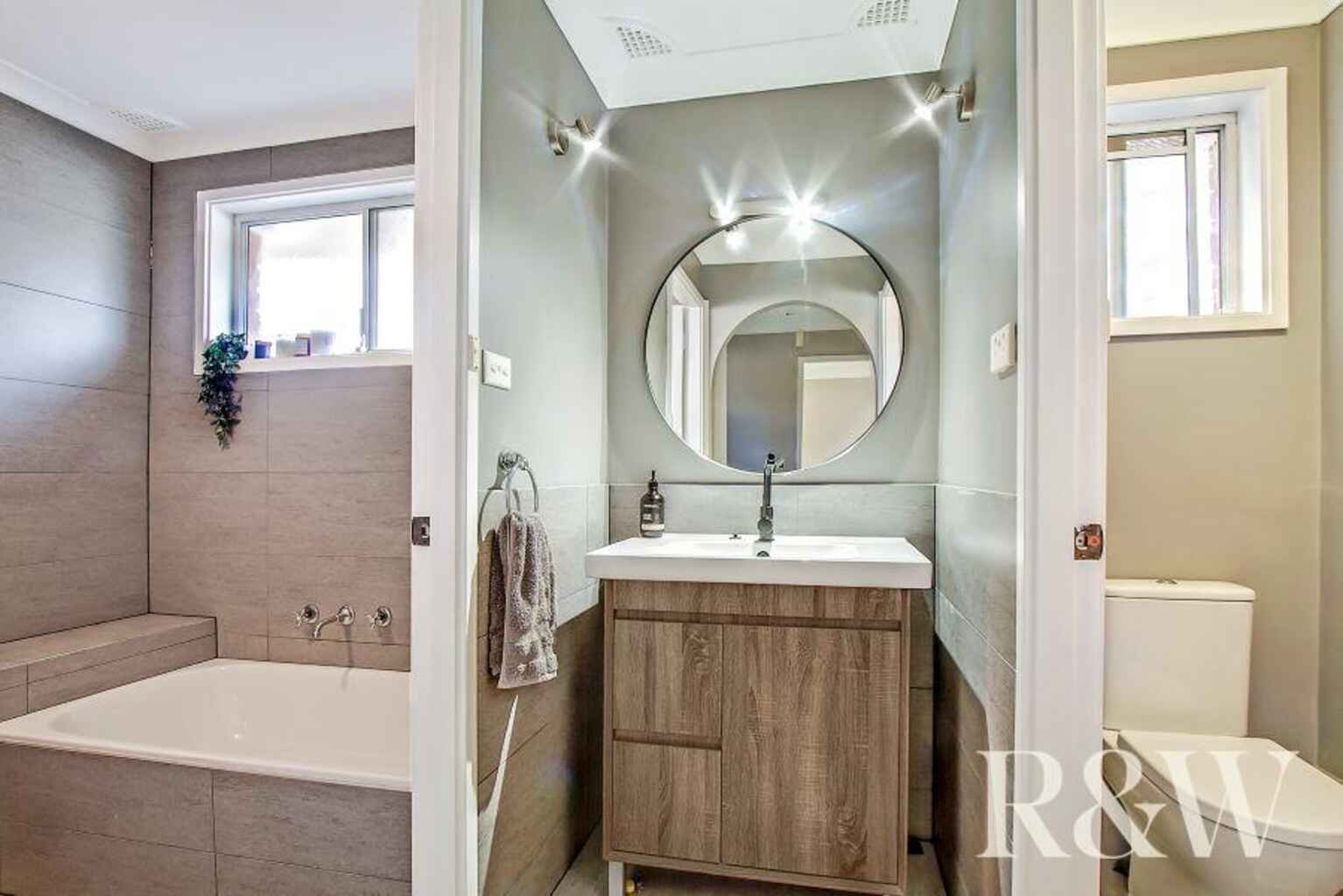 29 McCartney Crescent St Clair