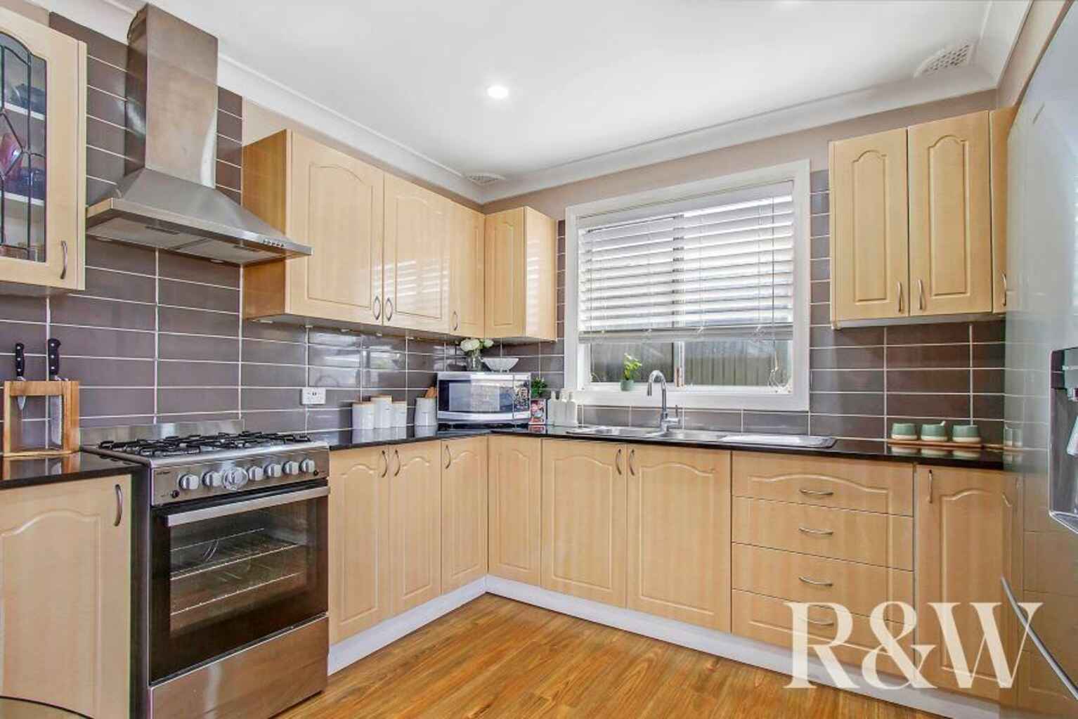 8 Melville Road St Clair