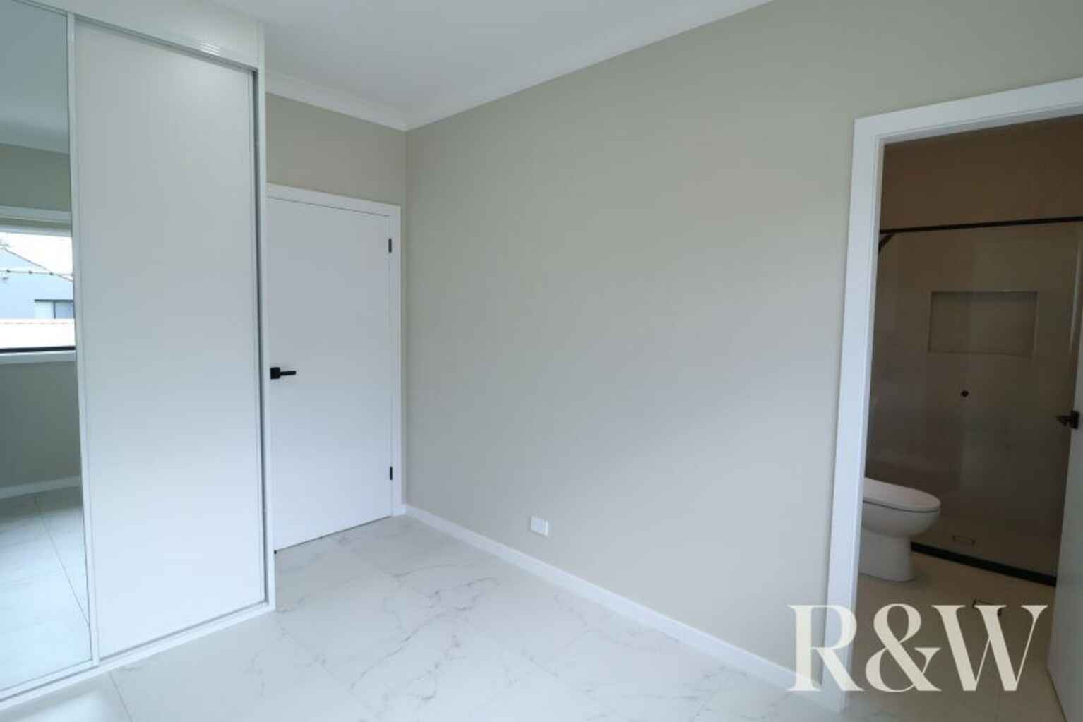 4A Madison Circuit St Clair