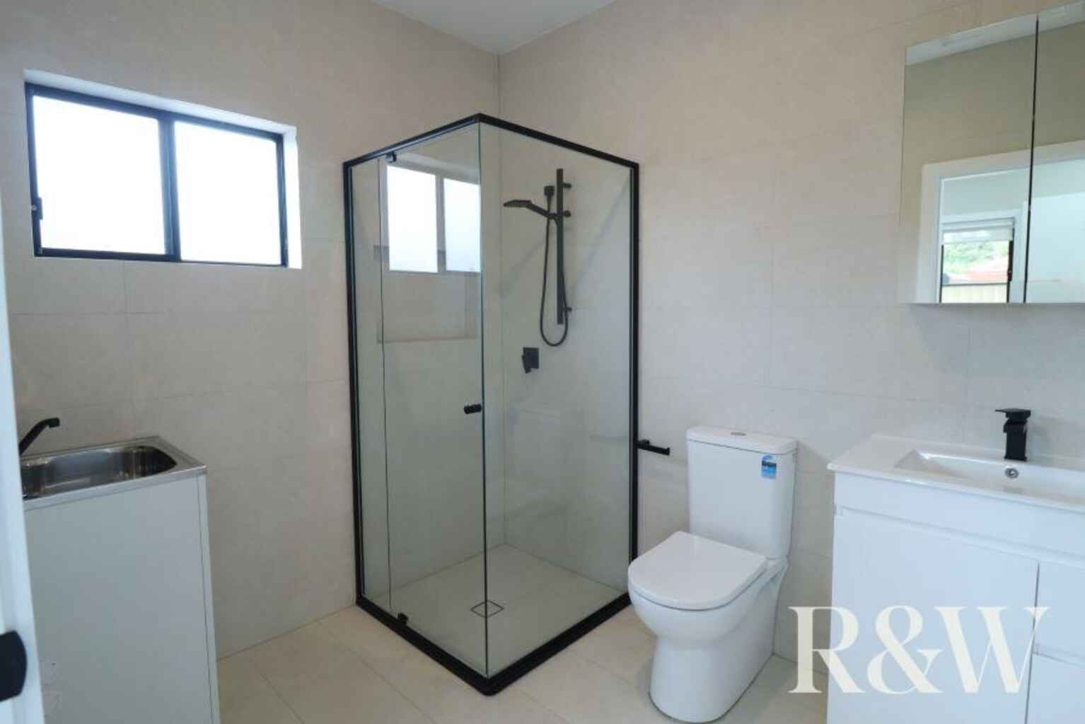 4A Madison Circuit St Clair