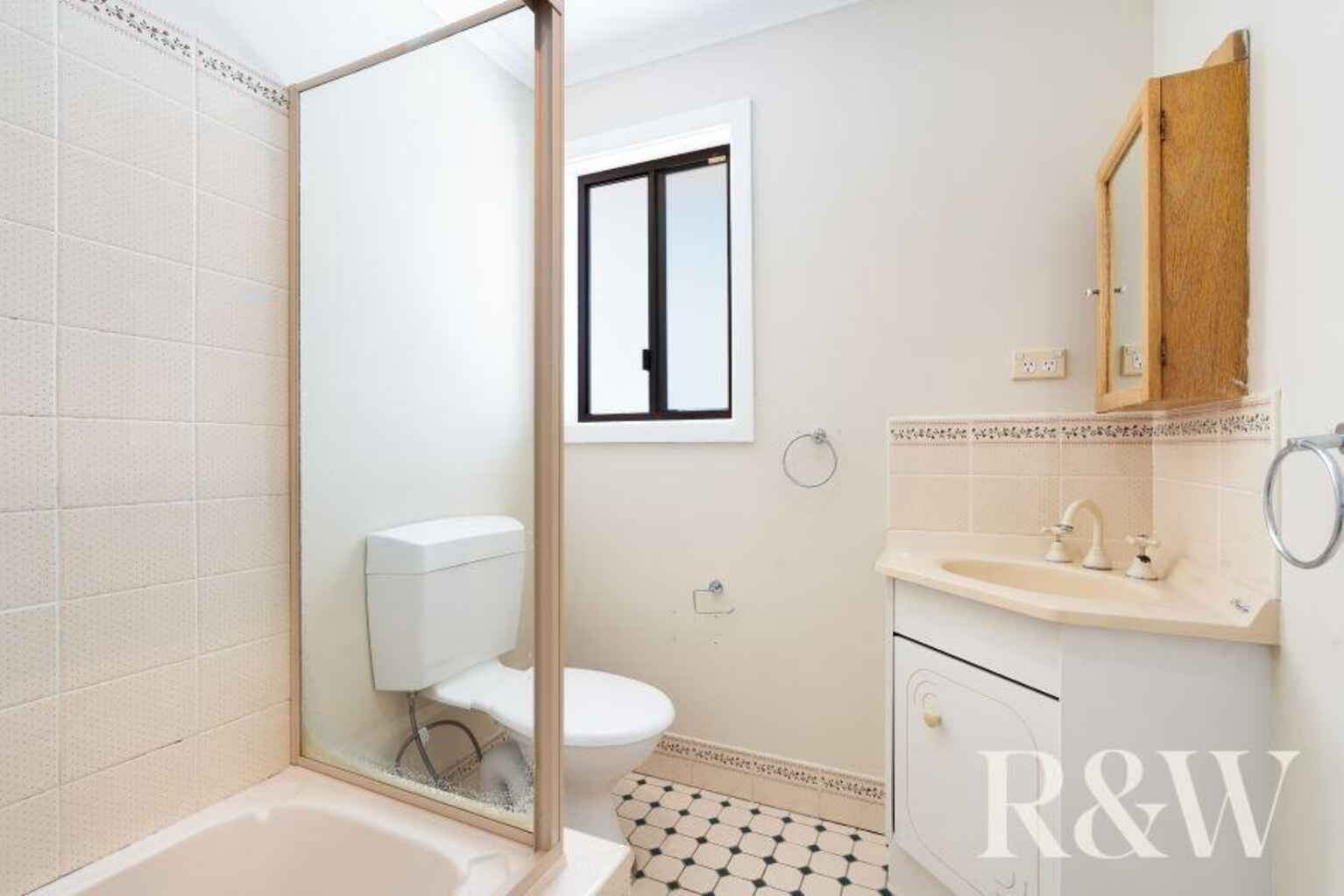 15 Daniel Parade St Clair