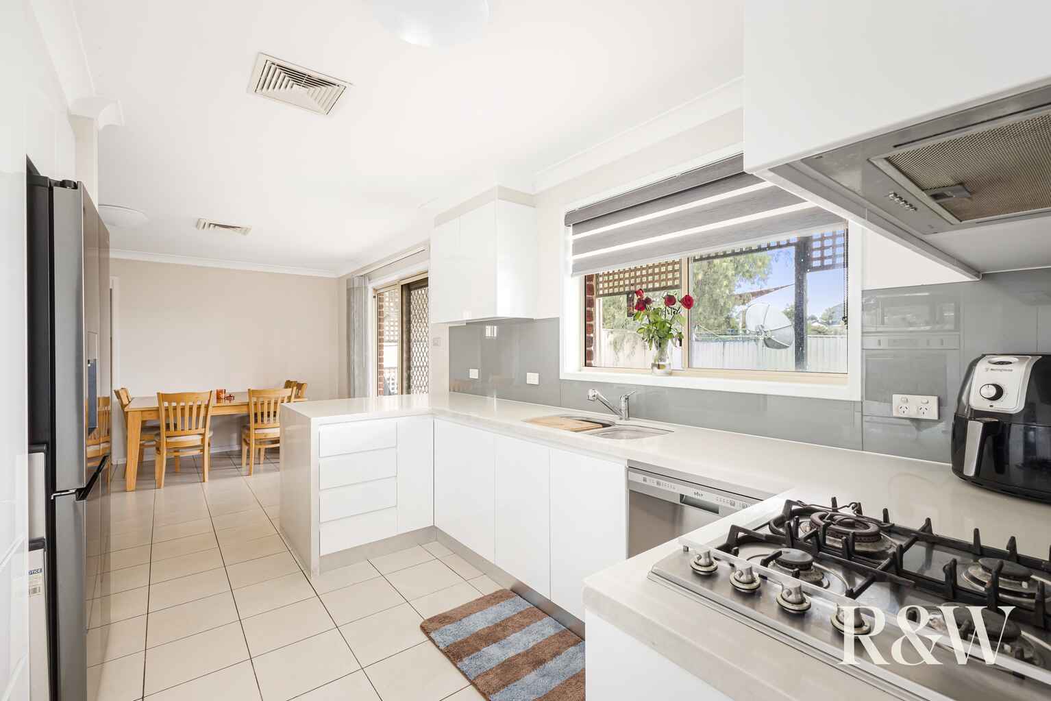 6 Ashwick Circuit St Clair