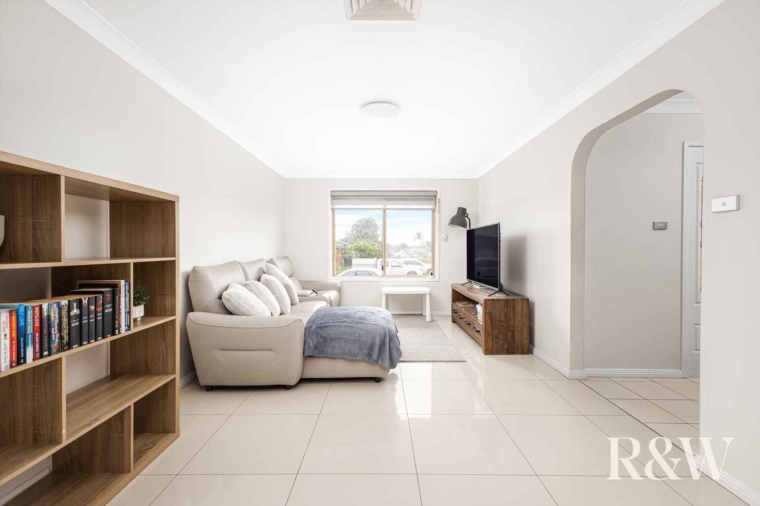 6 Ashwick Circuit St Clair