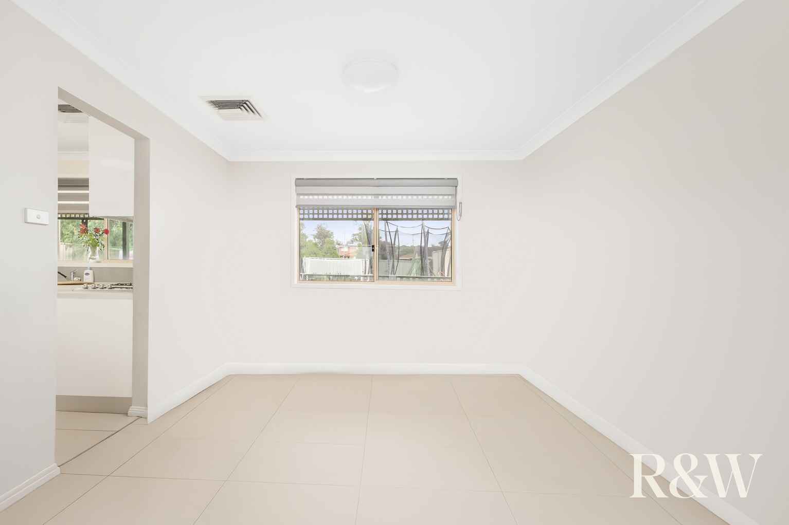 6 Ashwick Circuit St Clair