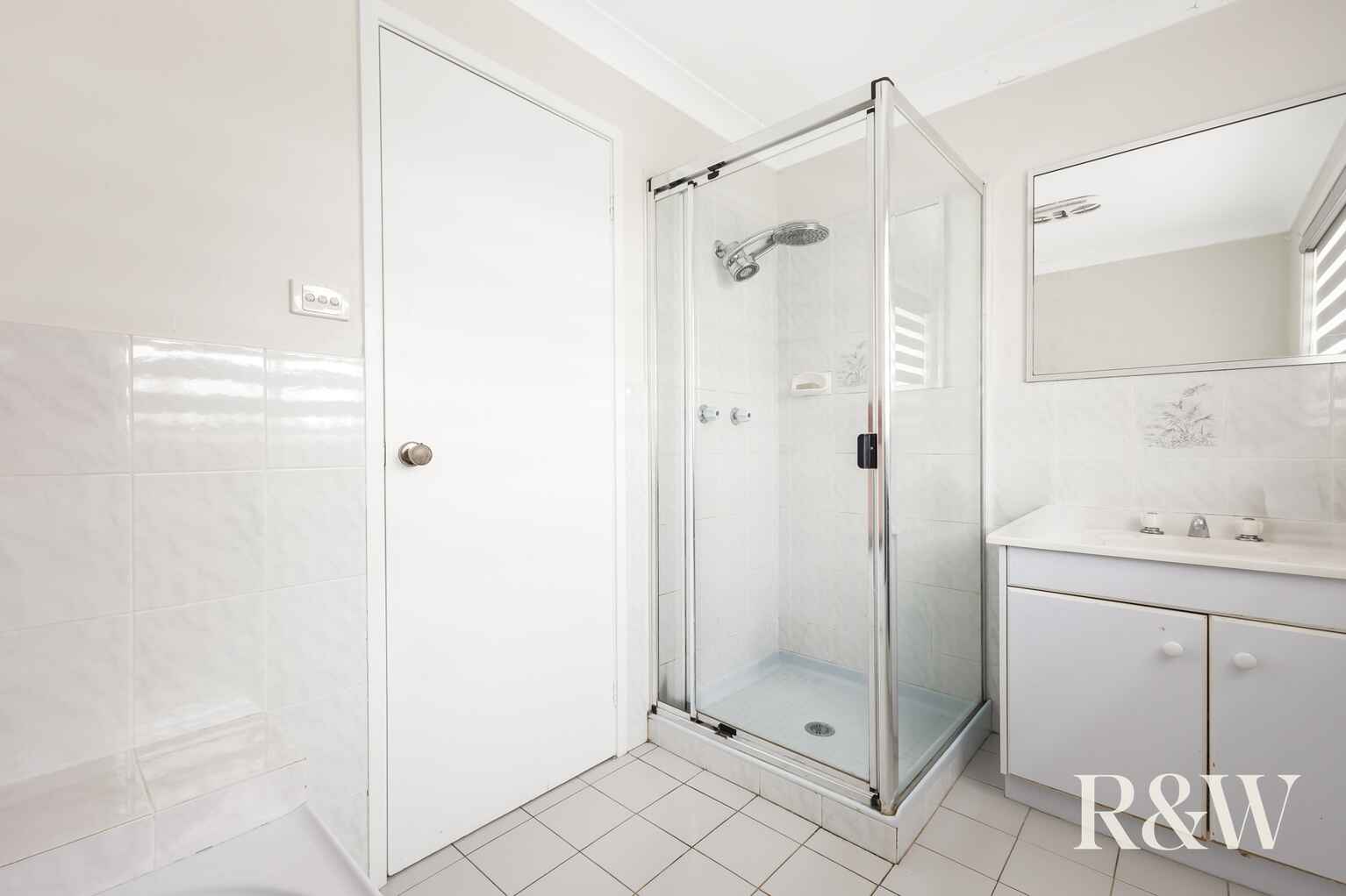 6 Ashwick Circuit St Clair