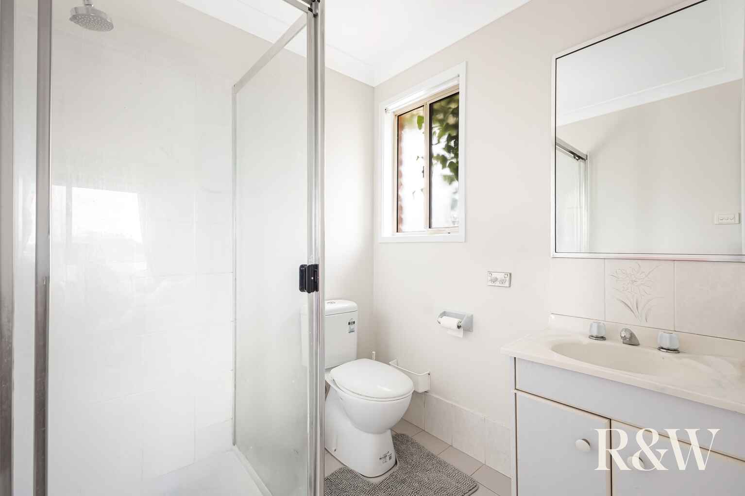 6 Ashwick Circuit St Clair