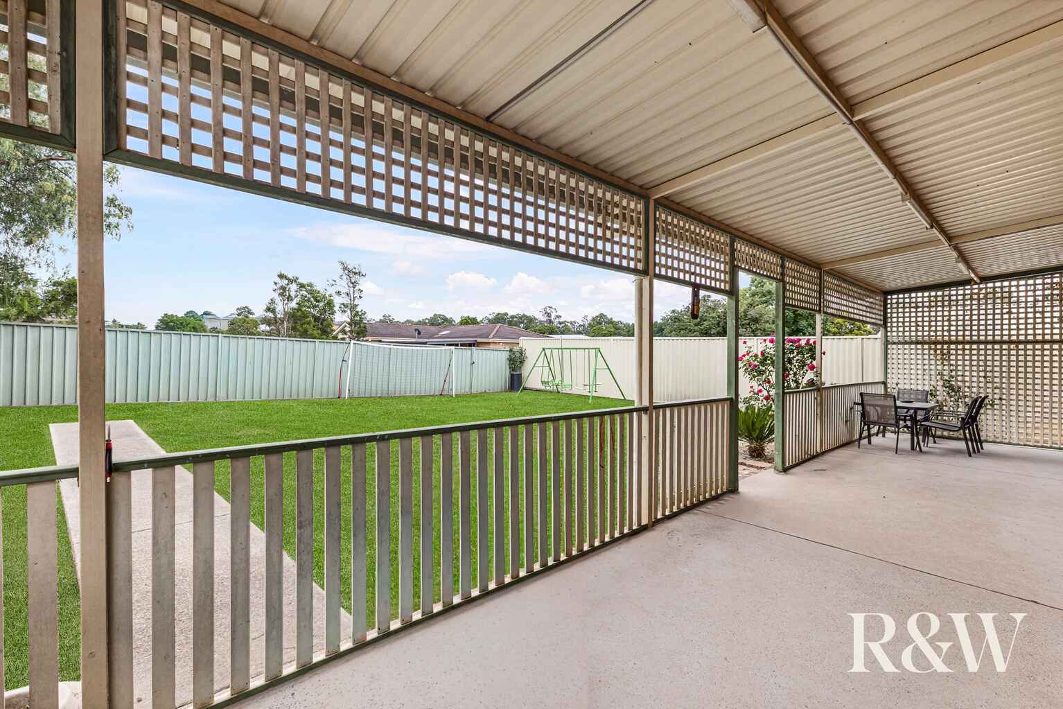 6 Ashwick Circuit St Clair