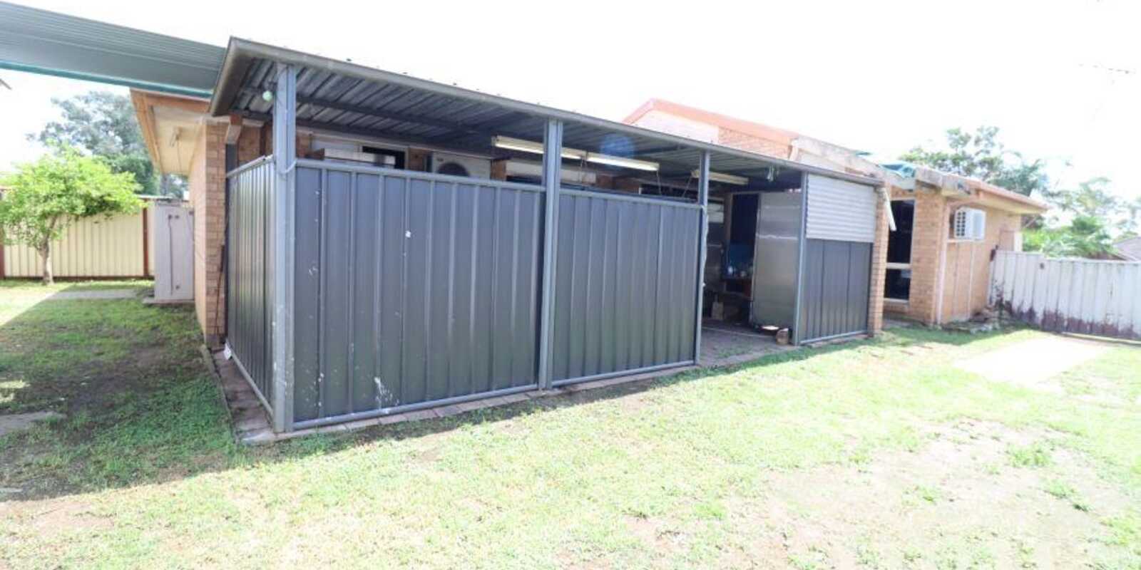 99 Explorers Way St Clair