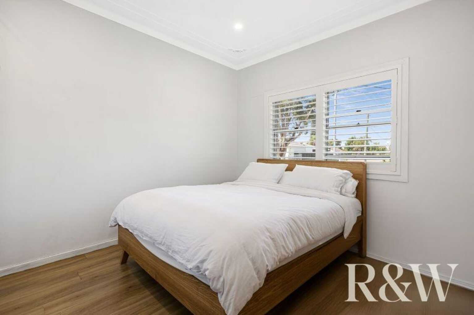 16 Dan Crescent Colyton