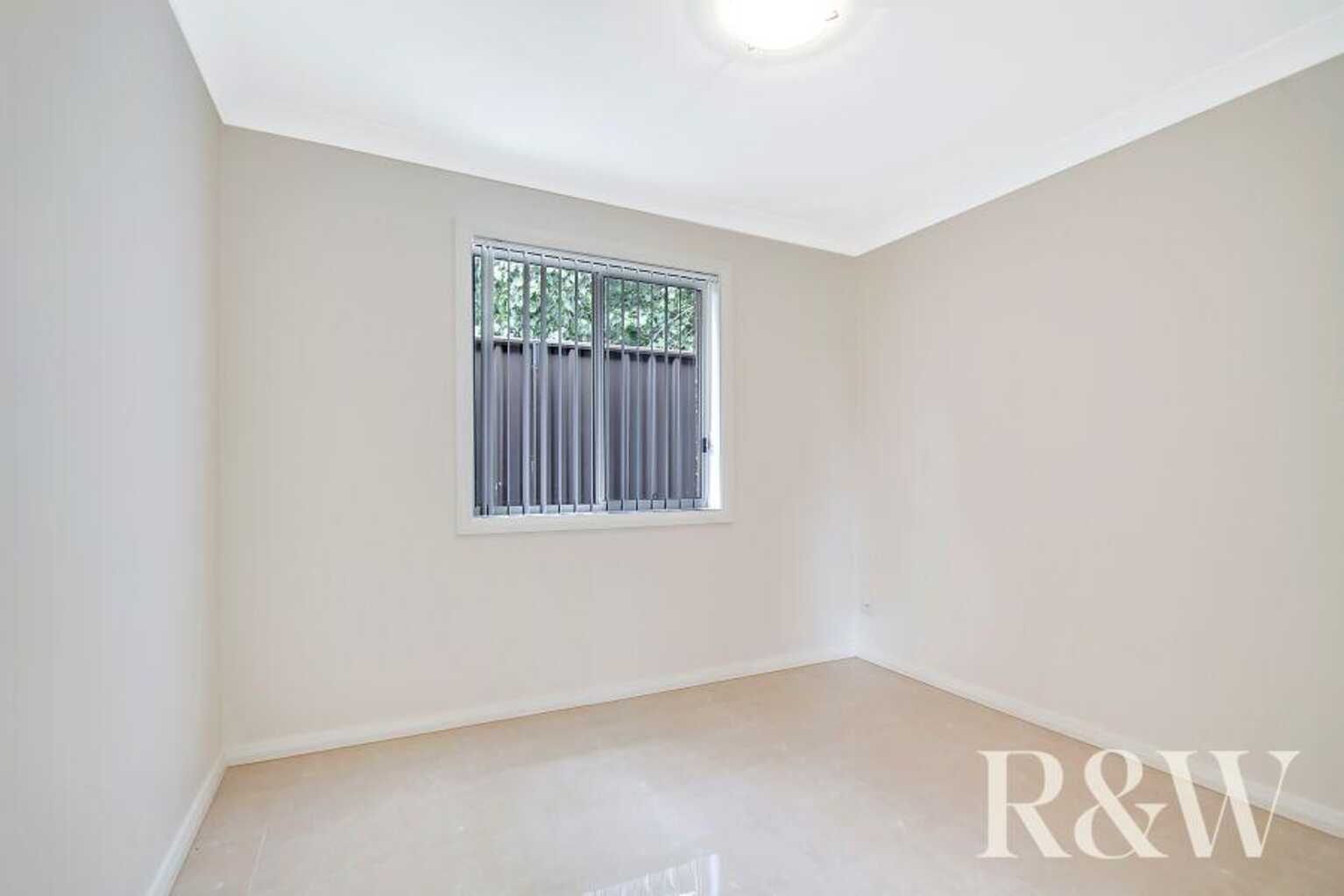 7A Hay Close St Clair