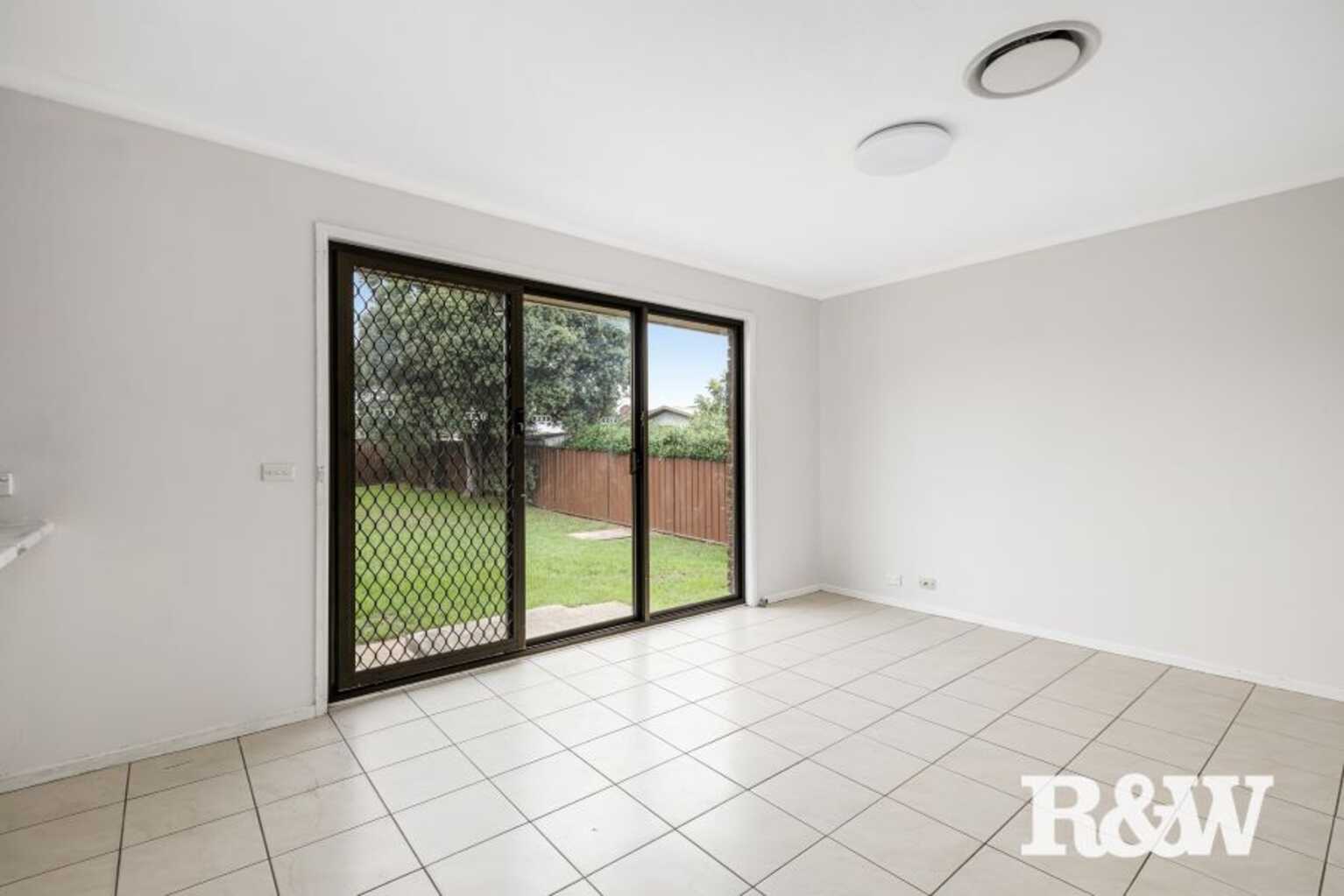 4 Galah Close St Clair