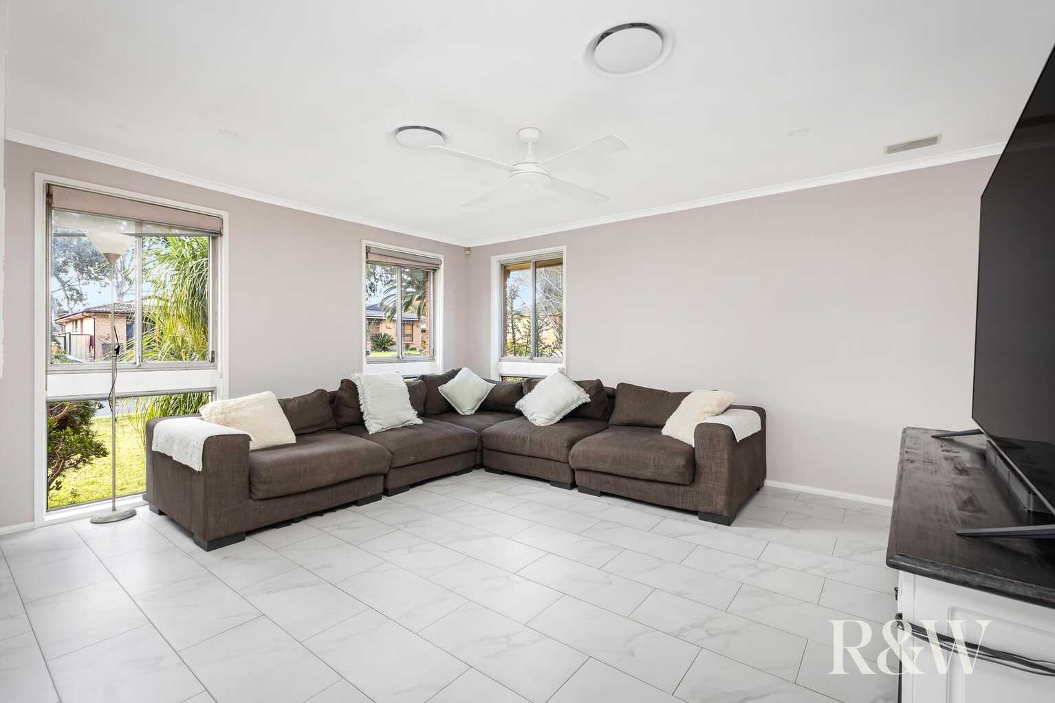 17 Macbeth Grove St Clair
