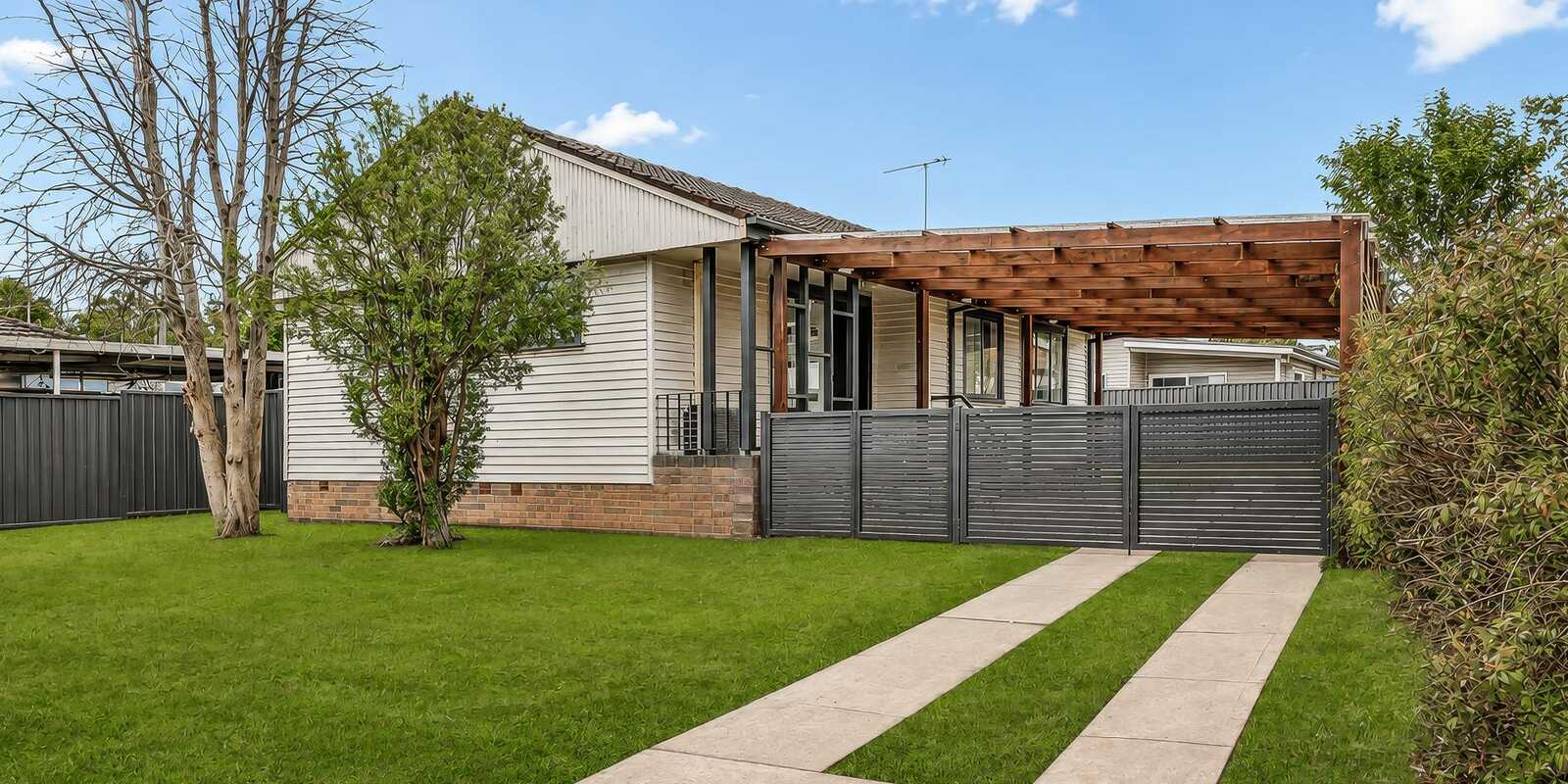 27 & 27A Ellsworth Drive Tregear