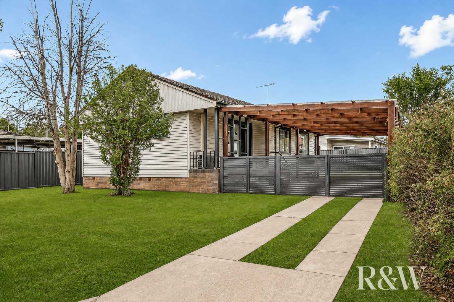 27 & 27A Ellsworth Drive Tregear