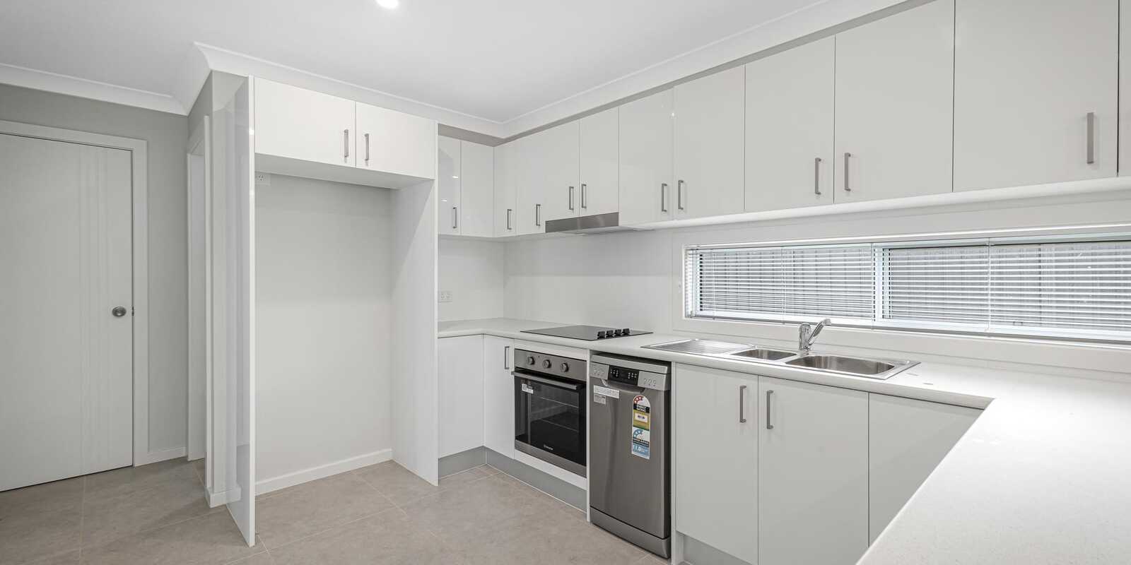27 & 27A Ellsworth Drive Tregear