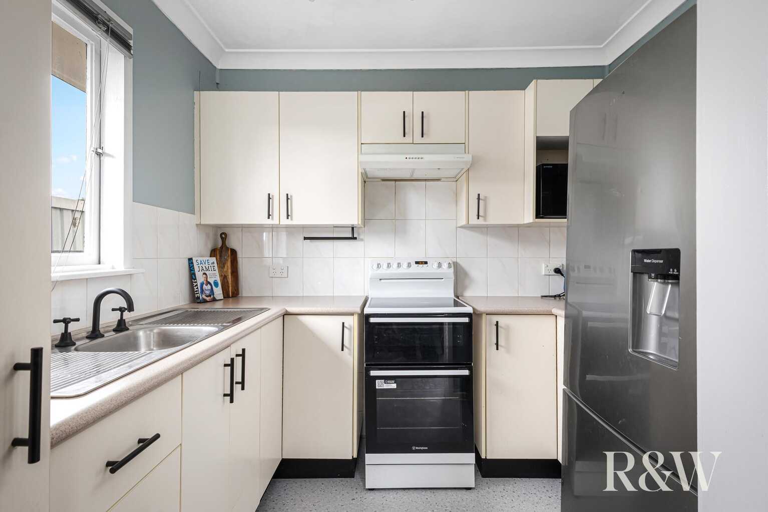 27 & 27A Ellsworth Drive Tregear