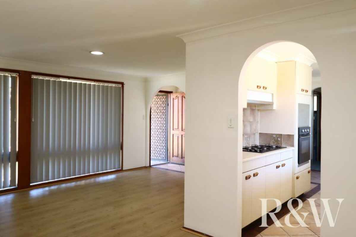 51 Coonawarra Drive St Clair