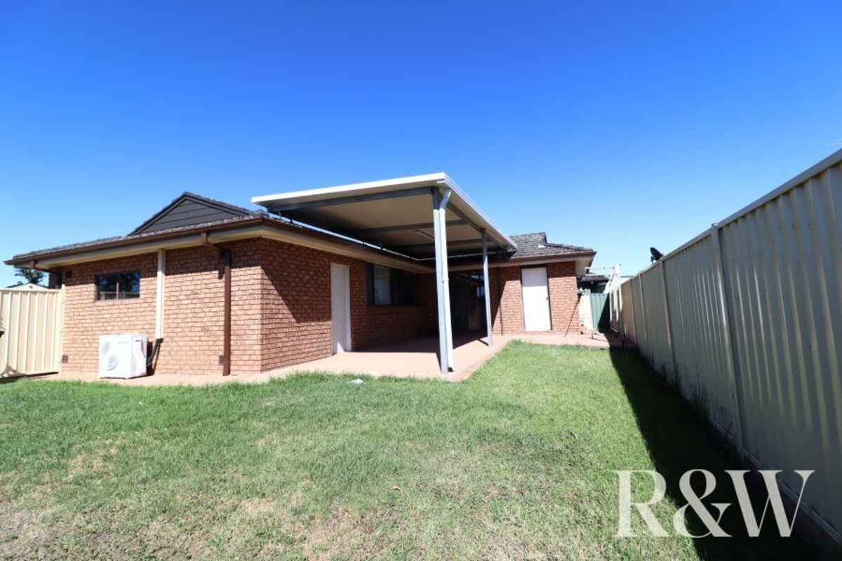 51 Coonawarra Drive St Clair