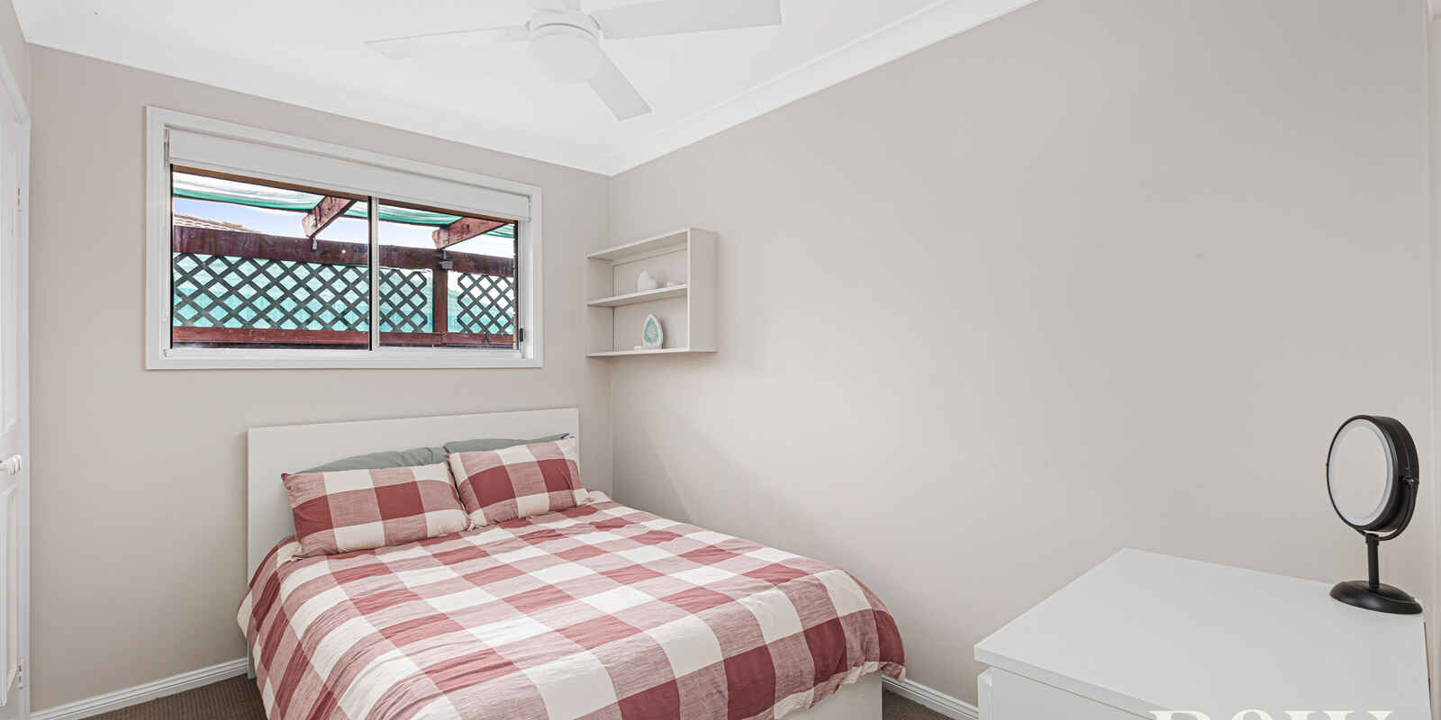 30 Francis Greenway Avenue St Clair