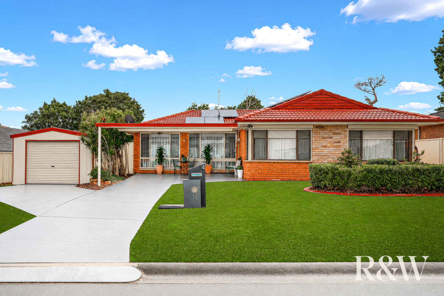 4 Nightmist Grove St Clair