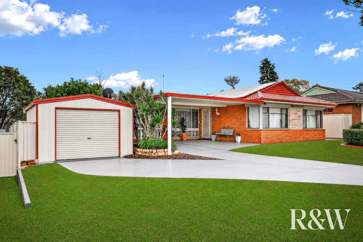 4 Nightmist Grove St Clair