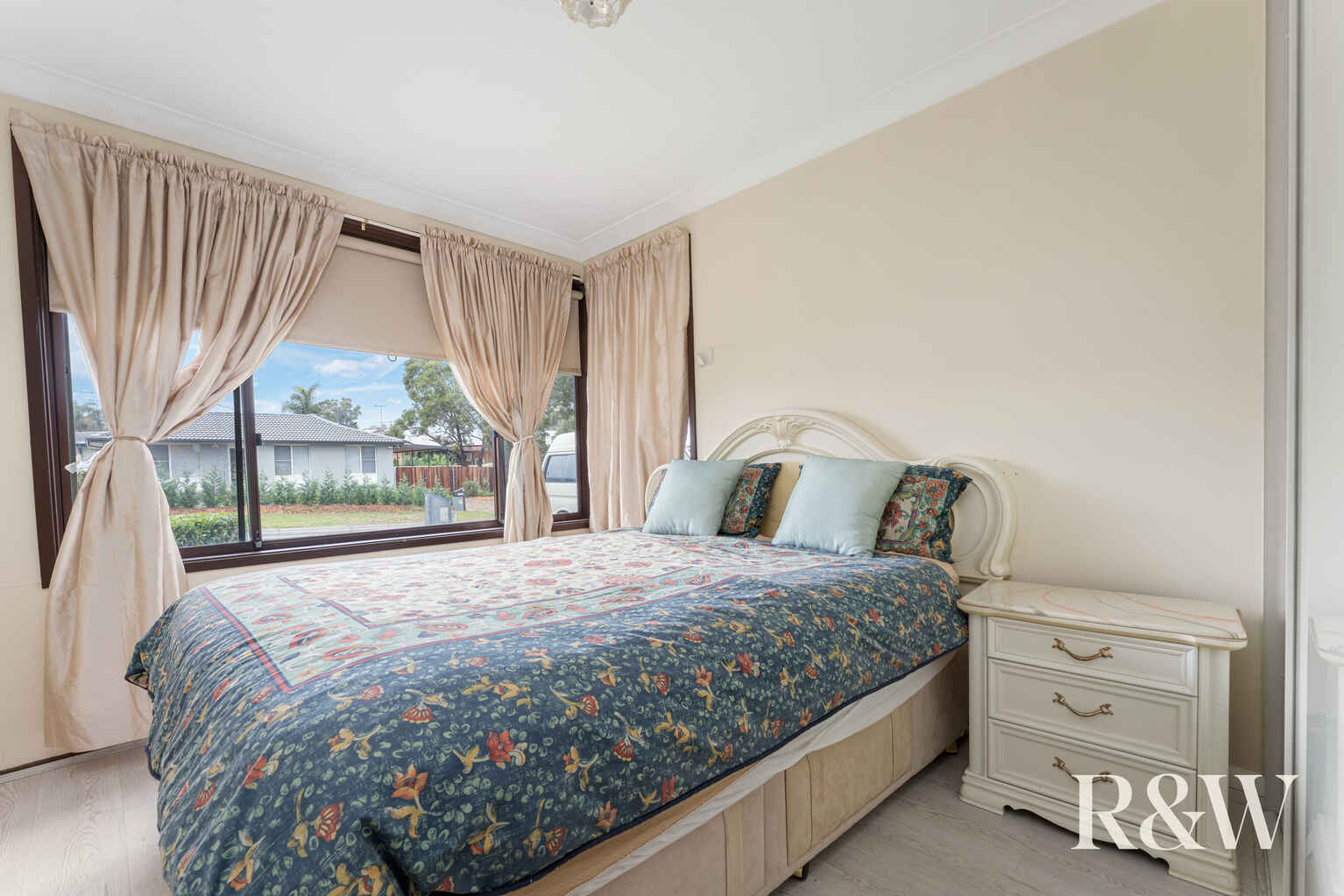 4 Nightmist Grove St Clair