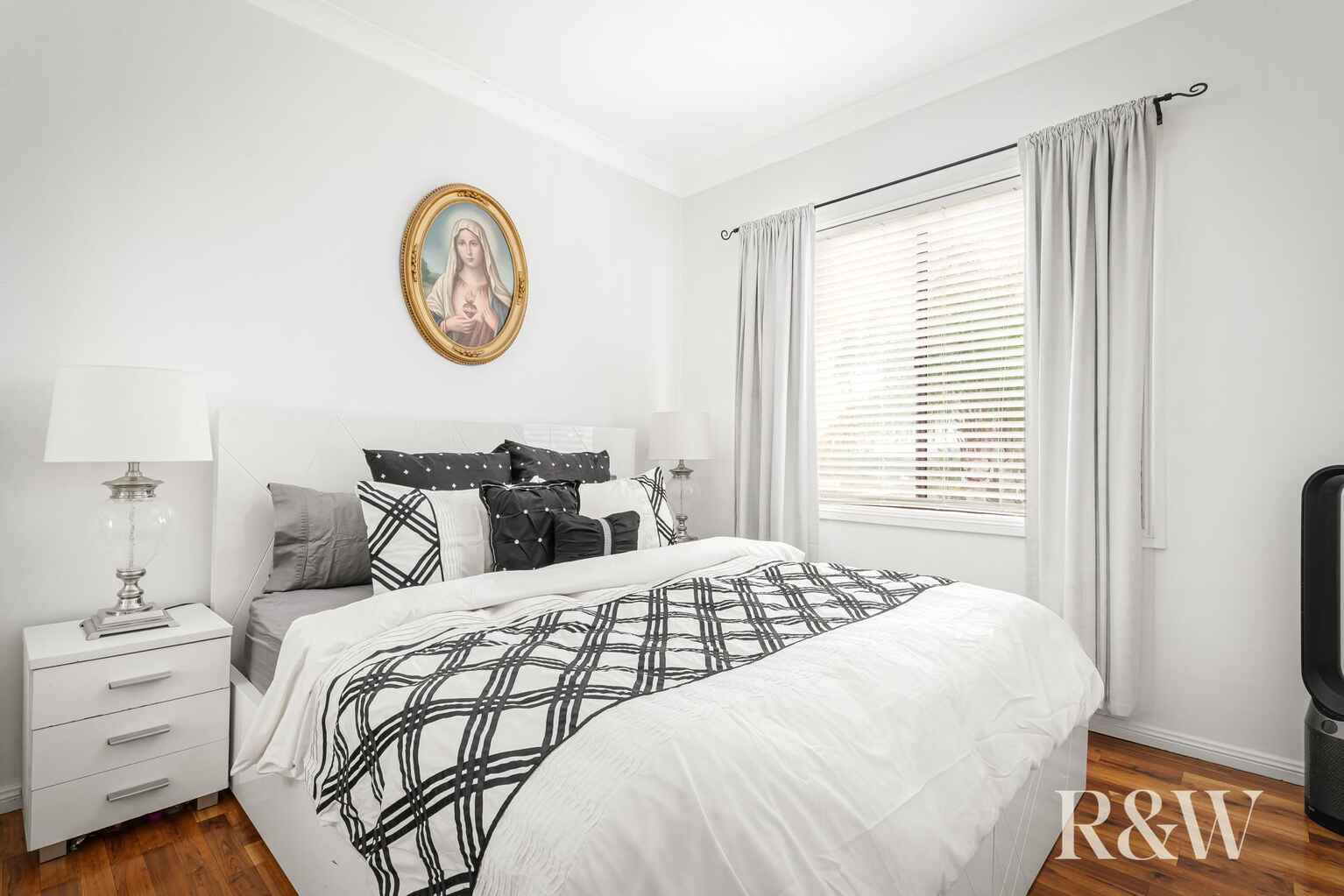 4 Nalong Street St Clair