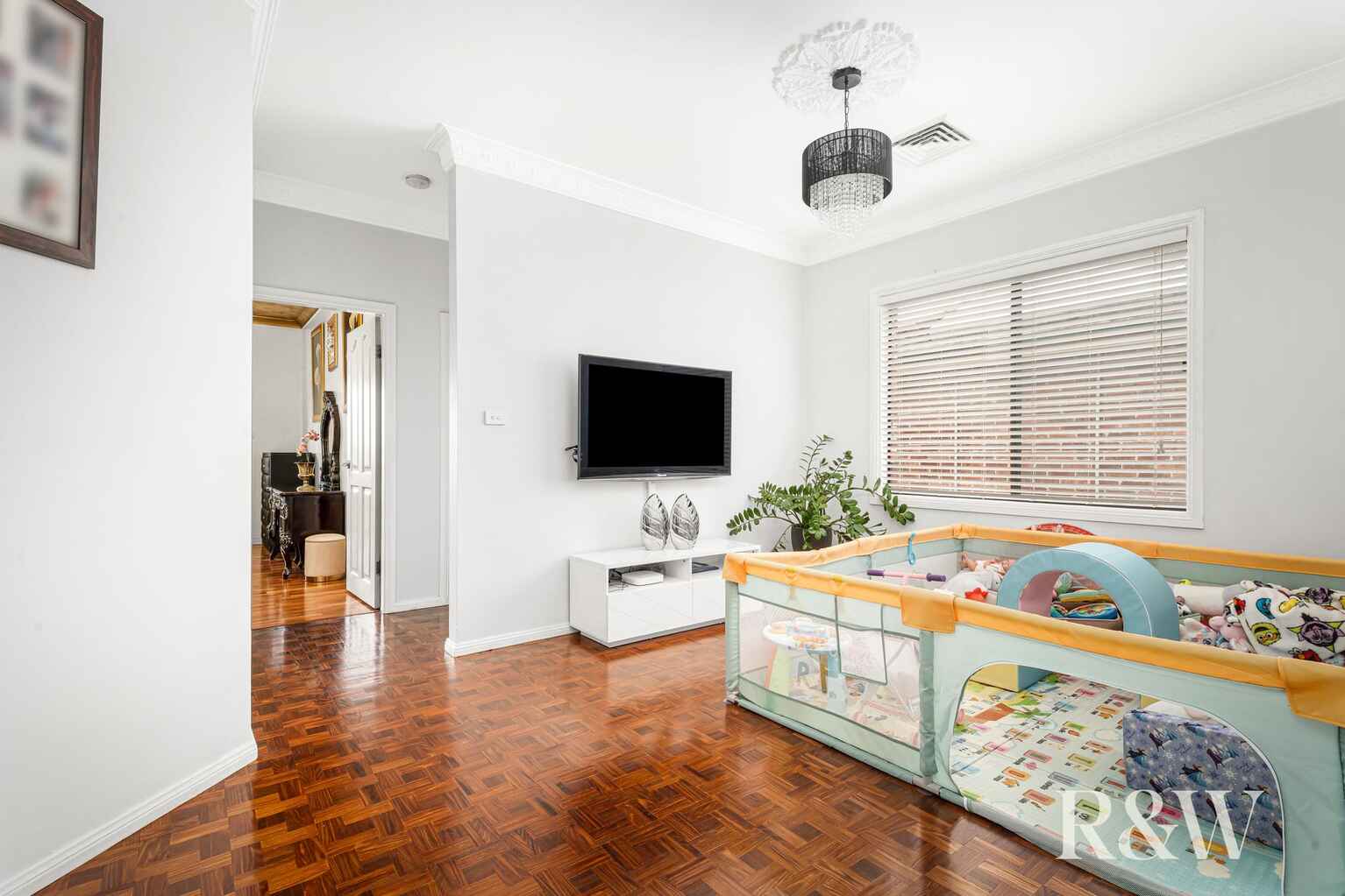 4 Nalong Street St Clair