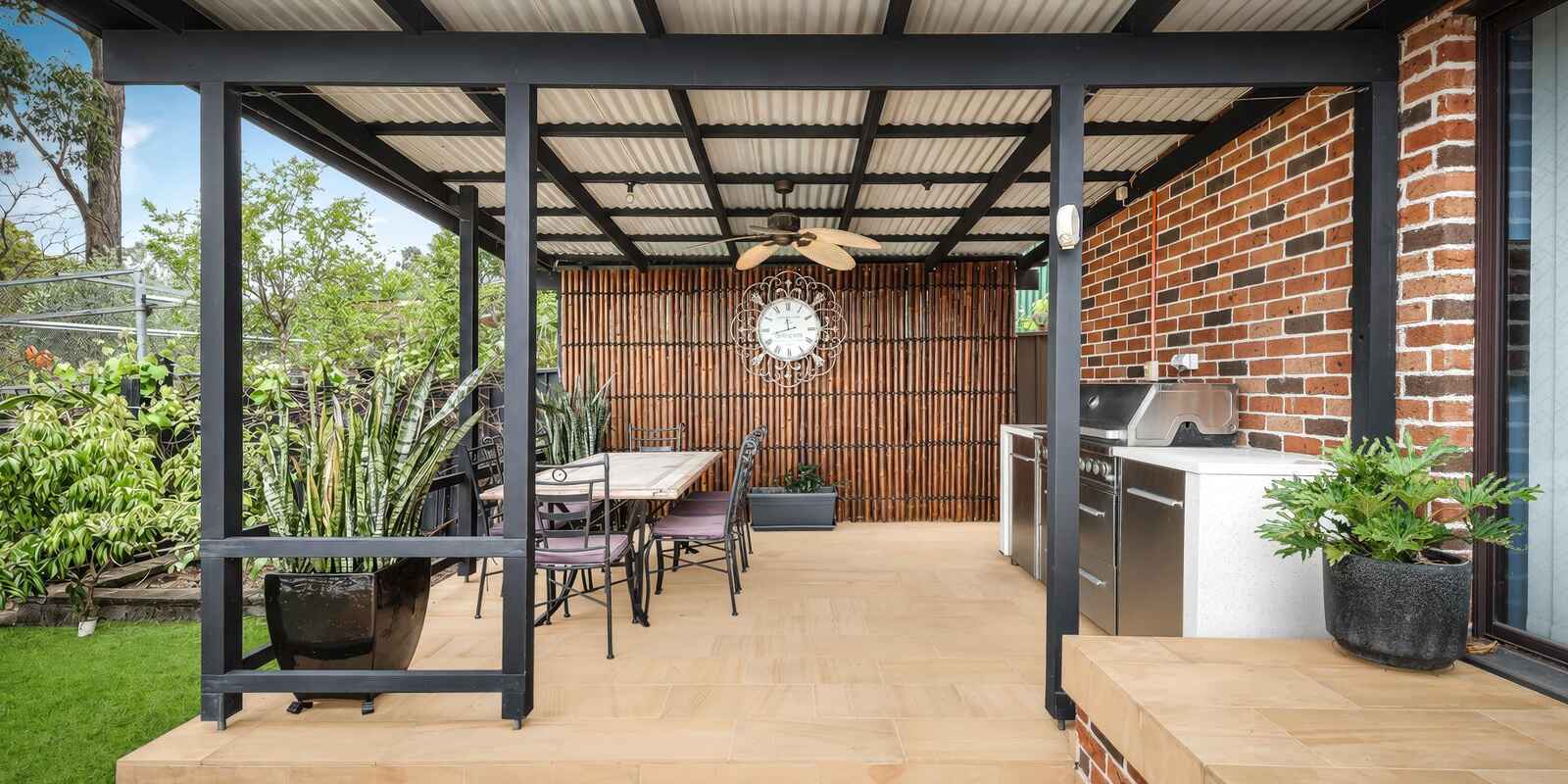 4 Nalong Street St Clair