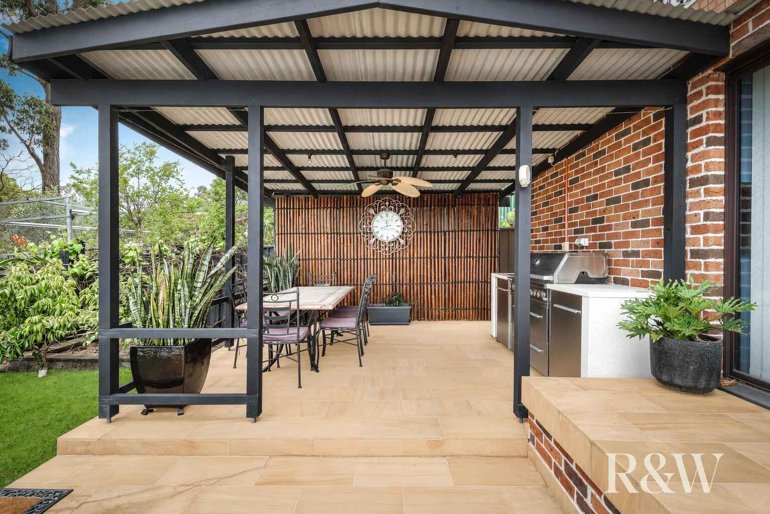 4 Nalong Street St Clair