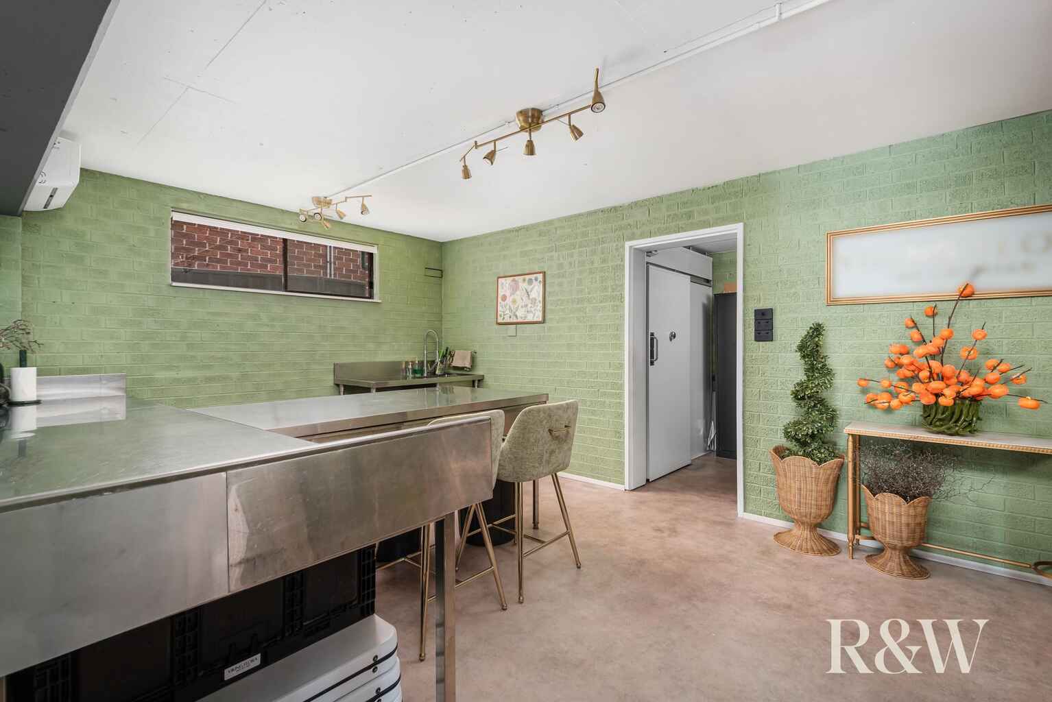 4 Nalong Street St Clair