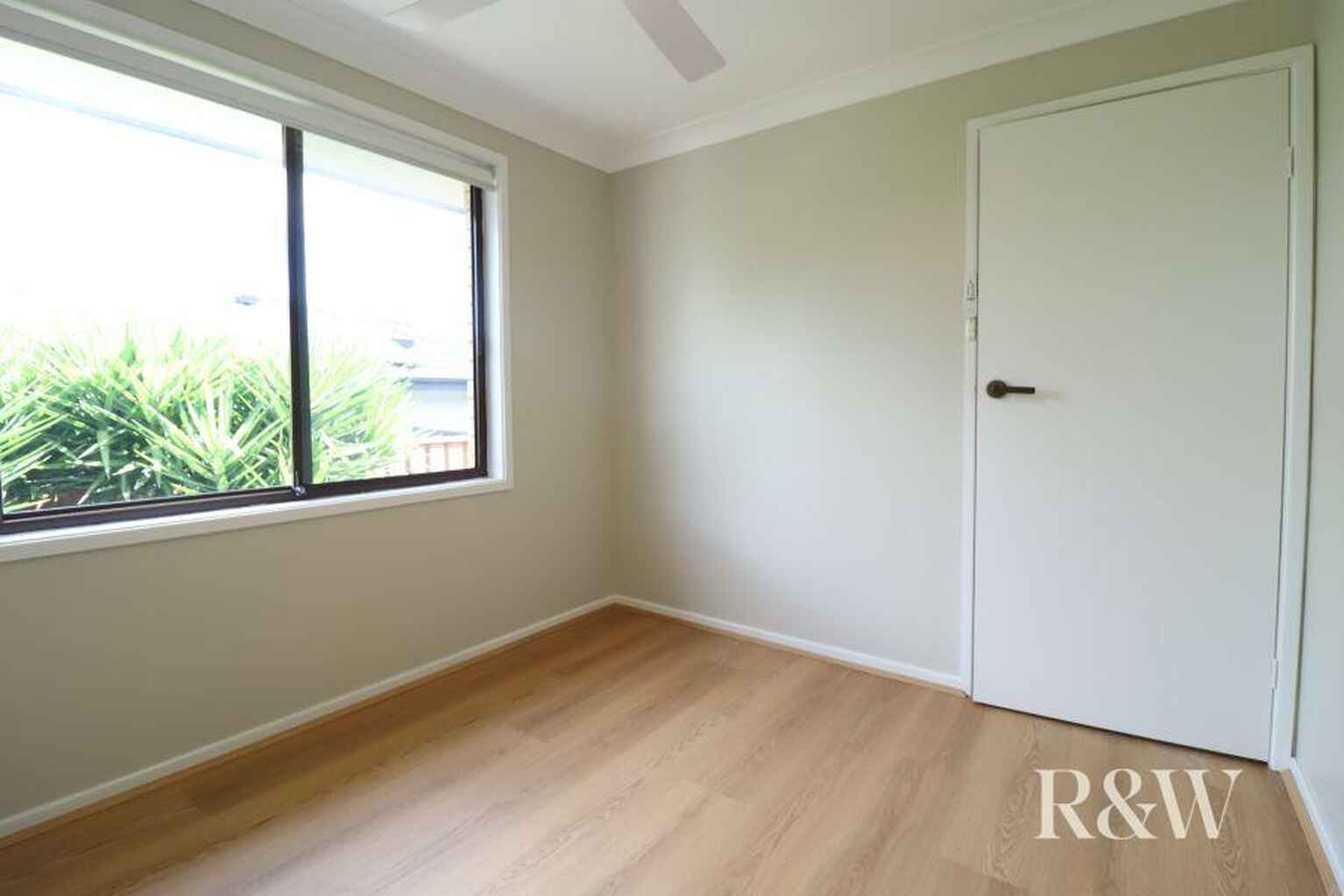 6 Bowerbird Crescent St Clair