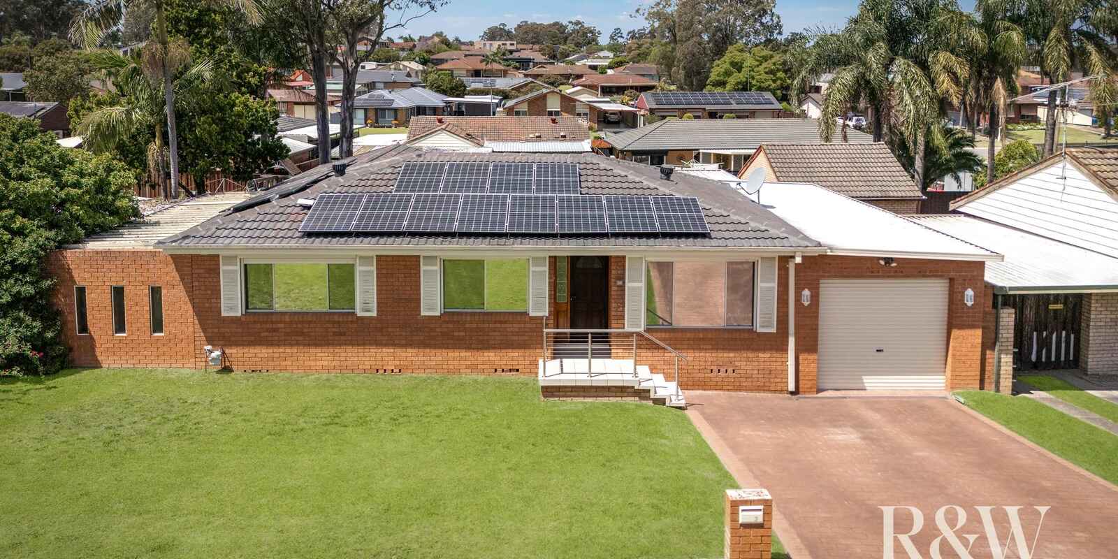 32 Endeavour Avenue St Clair
