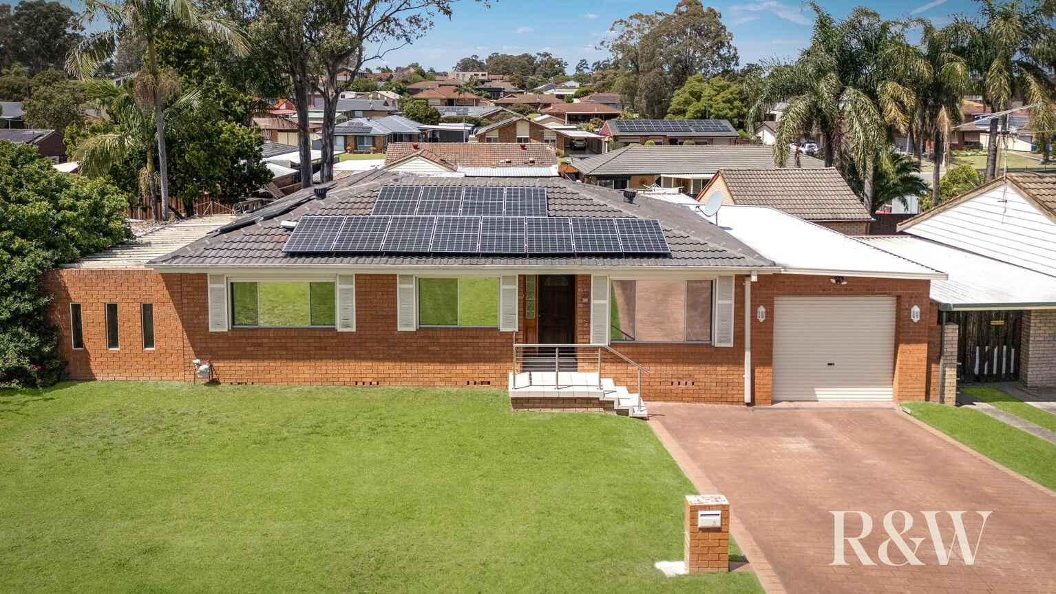32 Endeavour Avenue St Clair
