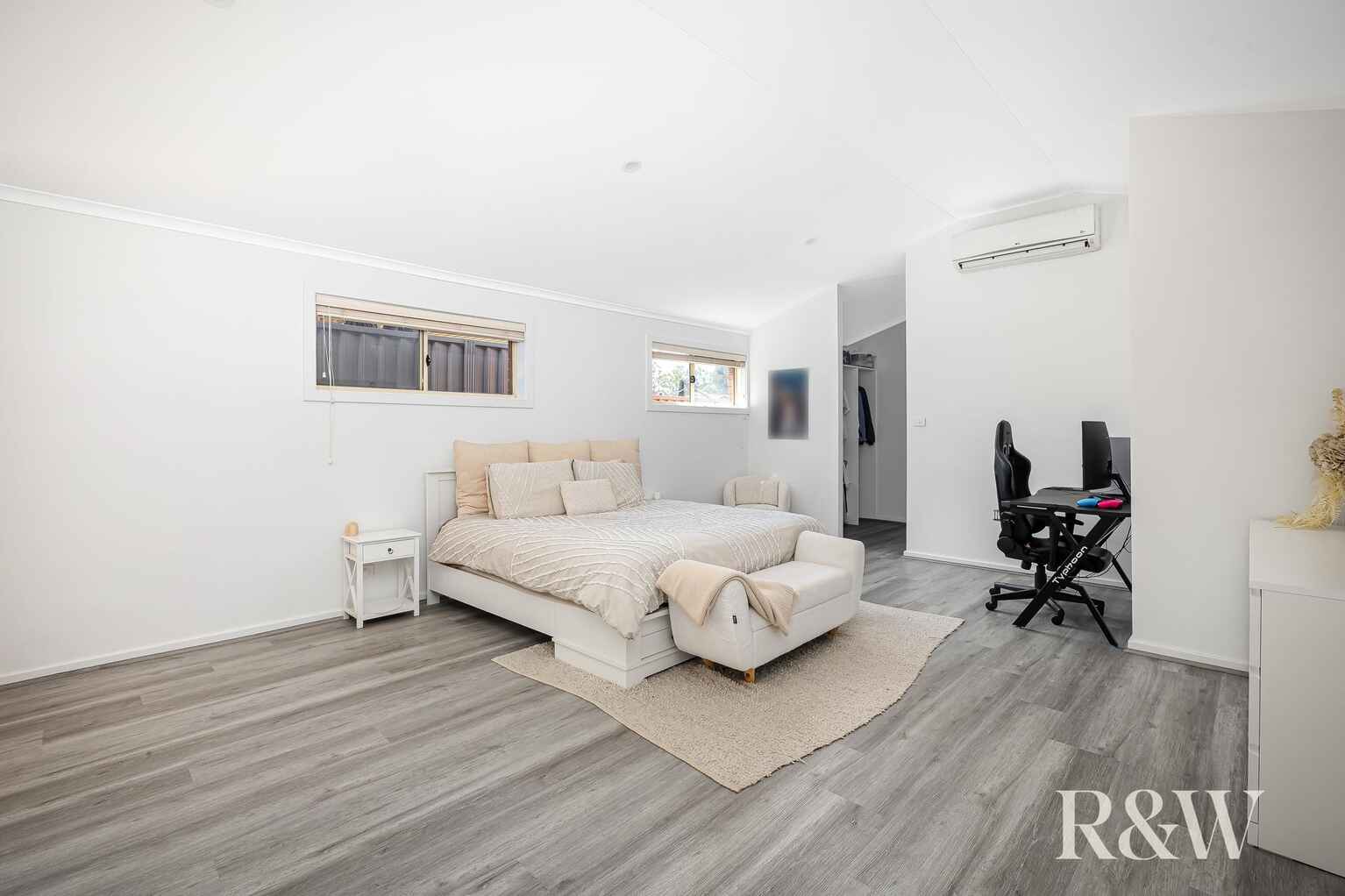 32 Endeavour Avenue St Clair
