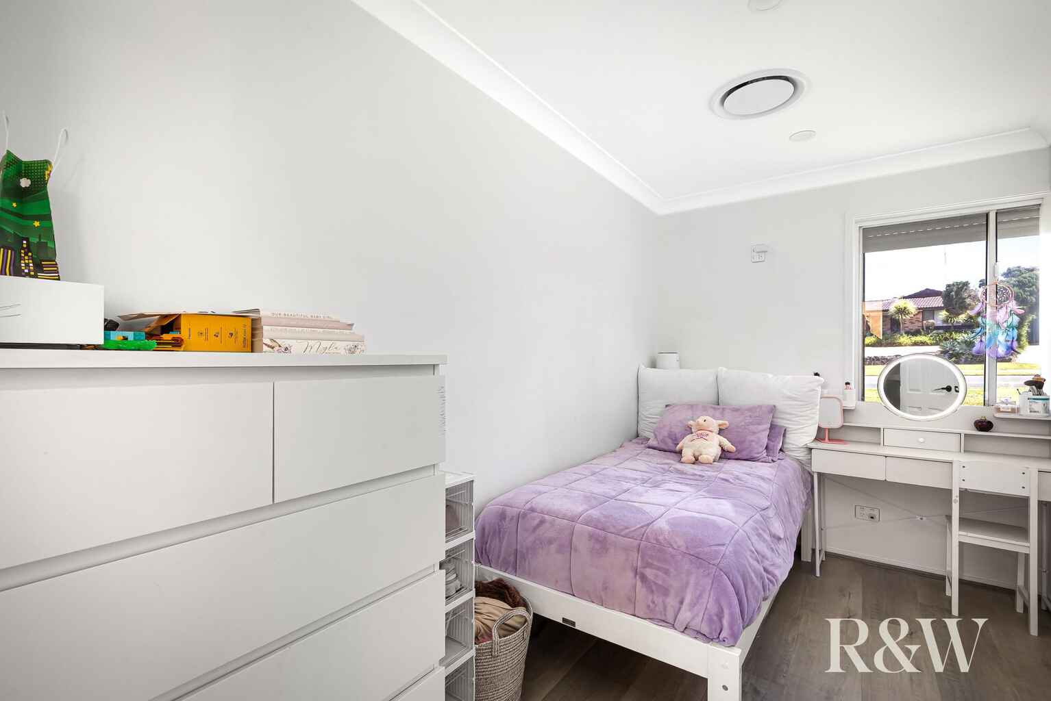 32 Endeavour Avenue St Clair