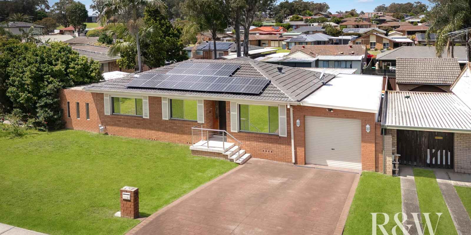 32 Endeavour Avenue St Clair