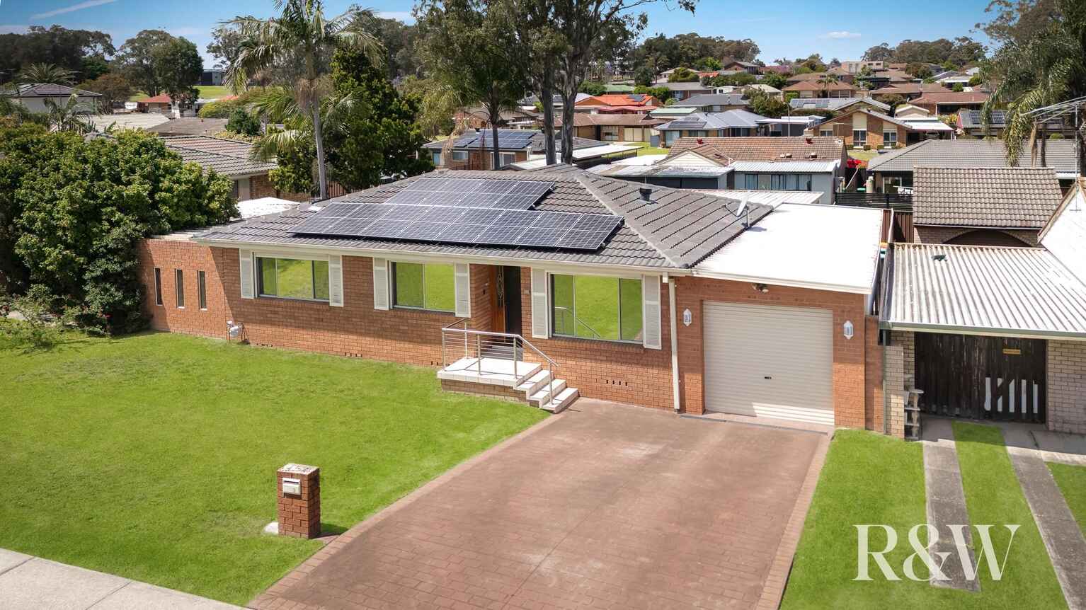 32 Endeavour Avenue St Clair